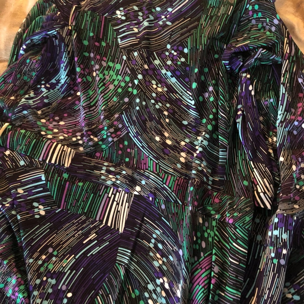 CACHE wrap dress; 3/4 “ sleeves, buckle waist to adjust. Never worn. Feels good. - Picture 8 of 13